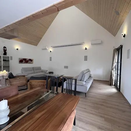 Gite De Charme Avec Spa, Cinema, Billard Et Velo En Campagne Authentique - Fr-1-489-487 Chavenon