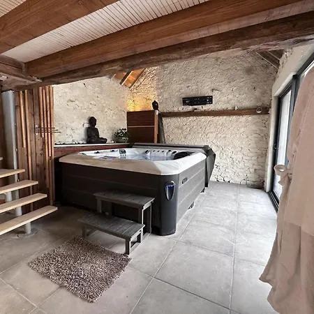 Gite De Charme Avec Spa, Cinema, Billard Et Velo En Campagne Authentique - Fr-1-489-487 *